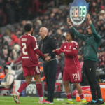 Liverpool hancur Arne Slot di pinggir lapangan