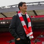 Andoni Iraola Liverpool saat memimpin sesi latihan tim