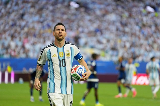 Lionel Messi sanjung Cape Verde